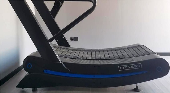 Q235 Handelsgymnastikgeräte Nichtmotorisierter Luftläufer Handlaufband Kurve 165kg