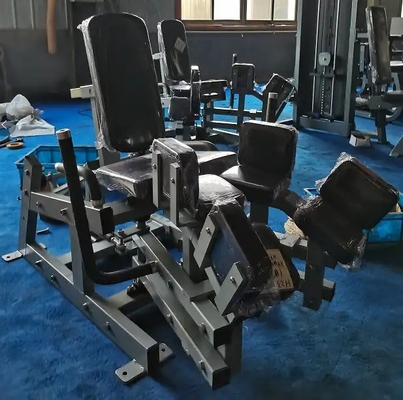 Verbessern Sie Ihr Training mit einem mittleren Ladegerät, einem äußeren Hüftbein, einem Hüftenträger, einem mit Platten beladenen Gerät