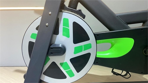 18 kg Flywheel Gym-Ausrüstung für kommerzielles Kardio-Training und Körperstärkung
