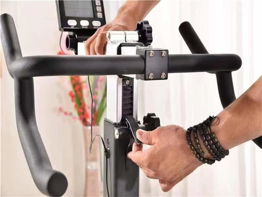 Neueste Typ 1200*610*1000 Luftwiderstand stationäre Übung aufrecht drehendes Airbike