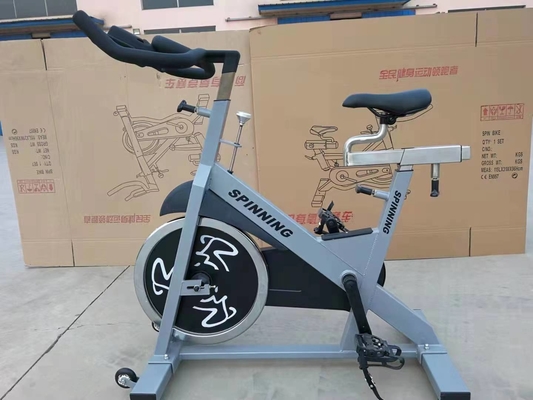 Stahl Zwei-Schicht-elektrostatische Pulverbeschichtung Oberfläche Indoor Bike für Cardio-Übung