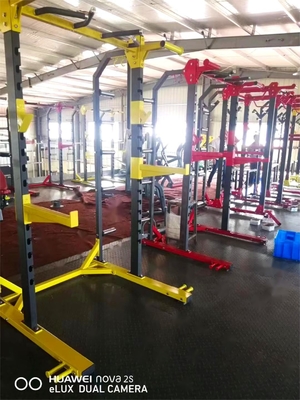 Verbessern Sie Ihr Fitnessstudio mit einem Multifunktions-Station-Gewichtheben-Squat-Rack und mehr