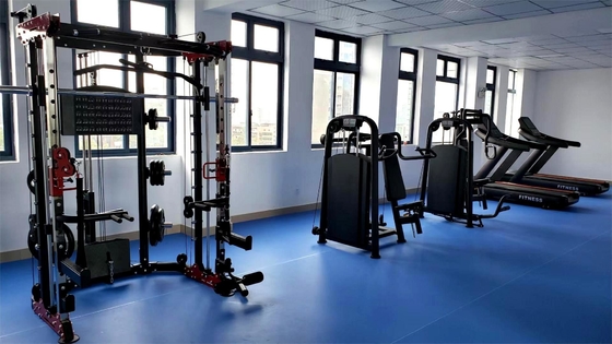 1730*2010*2230mm Fitnessstudio-Ausrüstung Kommerzieller Multiplayer-Trainer Kniebein-Rack Smith-Maschine