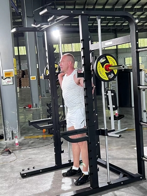 Rechteckige Röhre aus Stahl Q235 Multifunktionales Fitness-Squat-Rack für Krafttraining
