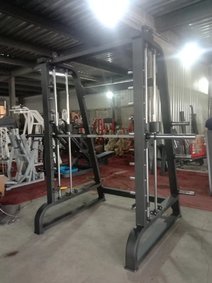 Mittelschwerlastgerät Gewerbliche Fitnessgeräte Smith-Maschine zum Sporttraining