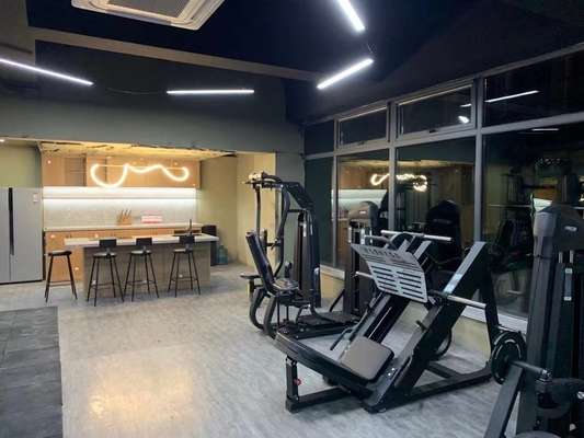 Andere Ausrüstung für Fitnessstudio Hack-Squat-Maschine mit optional wählbarer Rahmenfarbe